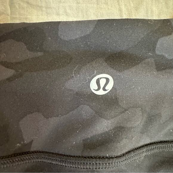 Lululemon Invigorate High-Rise Crop 23" Heritage 365 Camo Deep Coal Multi Size 4 - Picture 11 of 12